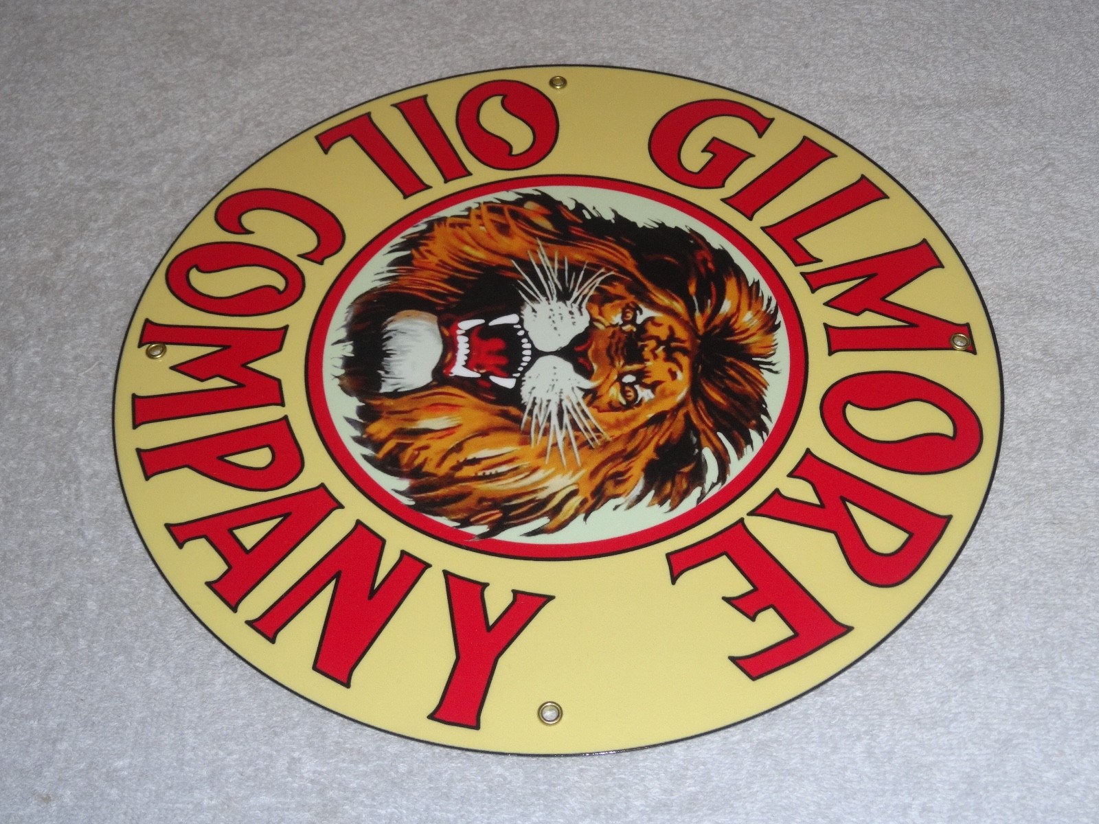 VINTAGE GILMORE OIL COMPANY LION GROWLING 11 3/4″ PORCELAIN METAL GASOLINE SIGN!