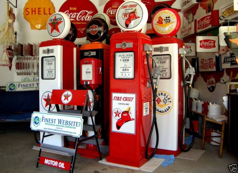NEW STANDARD REPLICA GAS PUMP – ANTIQUE REPRODUCTION (WHITE & RED) – FREE SHIP*