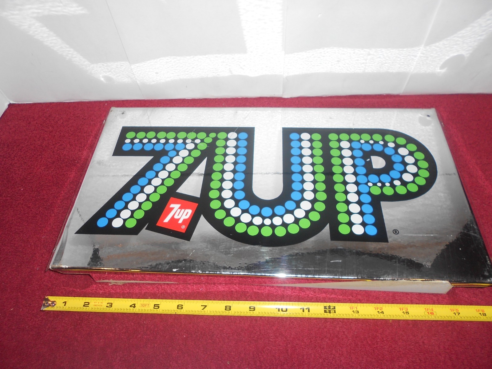 VINTAGE 7 UP SODA POP STORE RACK DISPLAY PANEL ADV. SIGN 1976 DIE CUT METAL -X25
