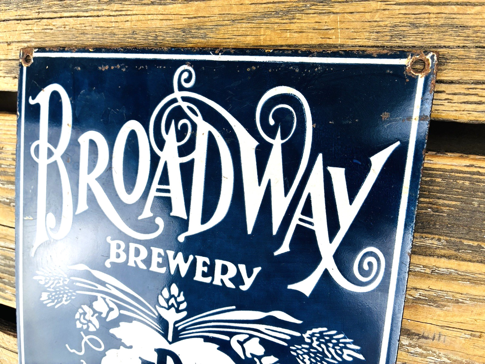 VINTAGE 12×9″ BROADWAY BREWERY STEAM BEER SF PORCELAIN PUMP STATION GAS OIL SIGN