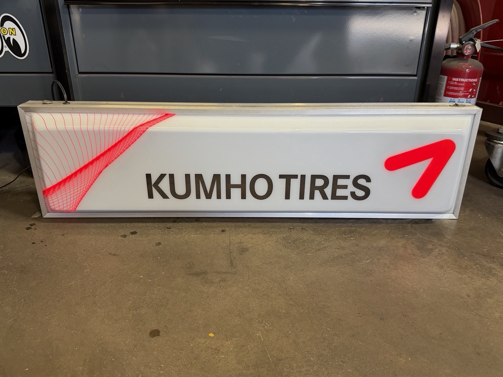 Kumho Tires Dealer Lighted Sign 1 Sided New LED Light Great Condition