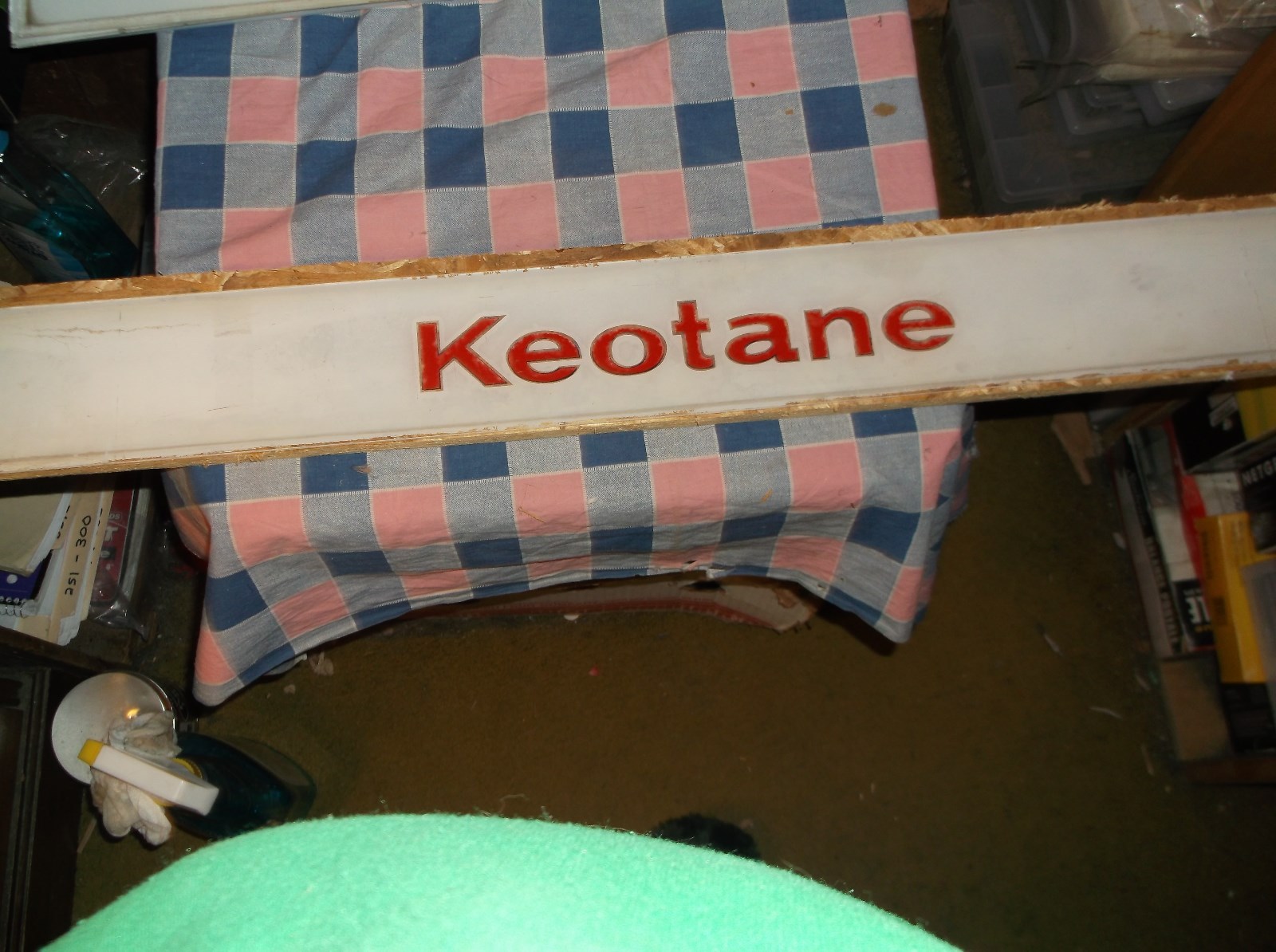 Vintage Skelly Gas Keotane Glass Insert Small Letters About 29 3/16 x 3 1/2 Inc