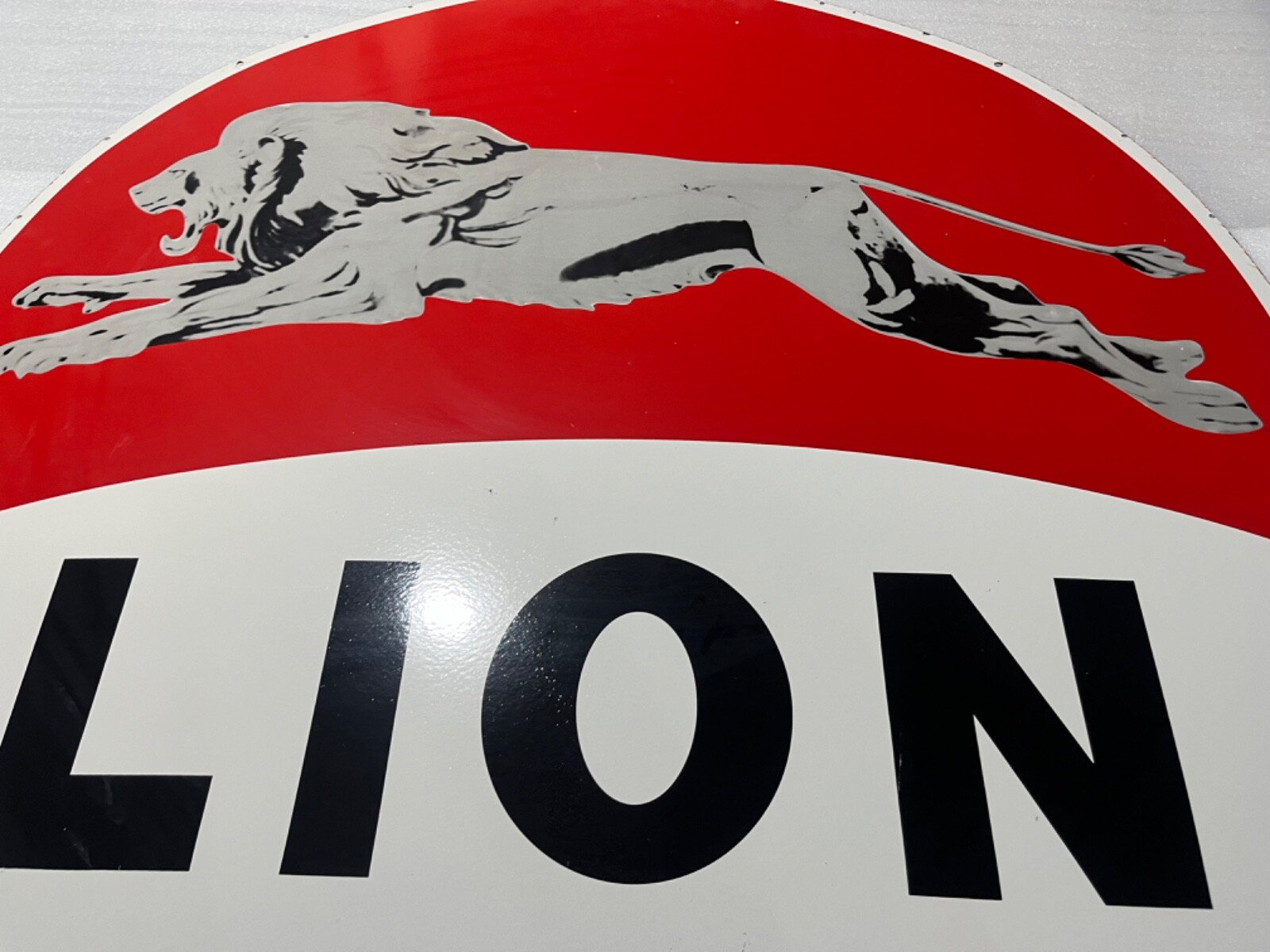 LION GAS & OIL PORCELAIN ENAMEL SIGN 60″ DSP