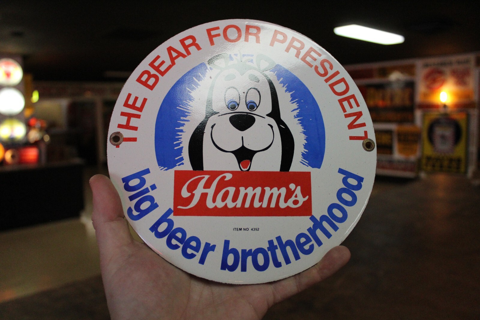 RARE HAMM’S BEER BEAR PRESIDENT DEALER PORCELAIN METAL SIGN MINNESOTA SKY WATER