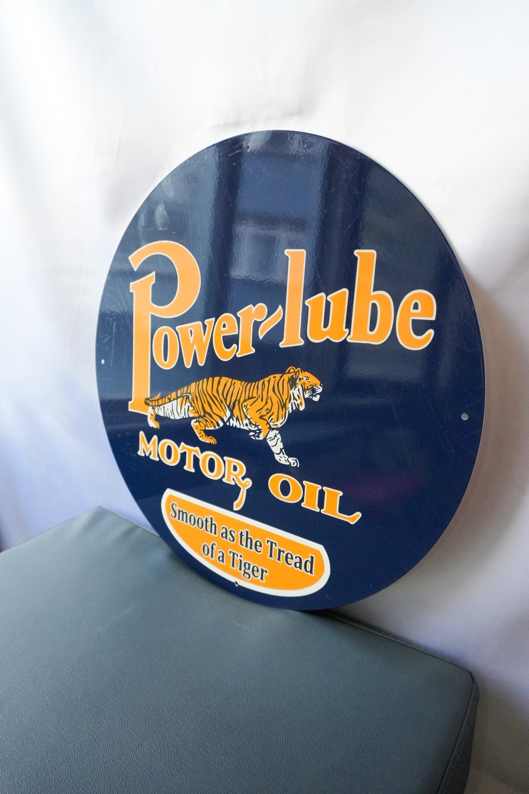 Power-Lube Motor Oil – Vintage Tiger Edition Metal Sign – 50 cm (19.7”)