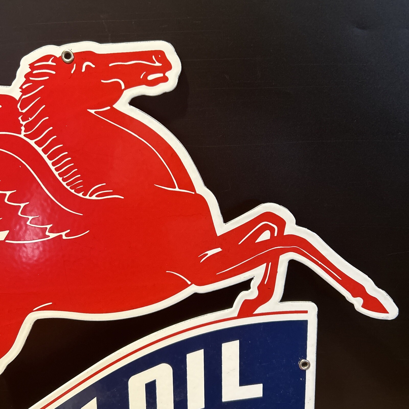 LARGE VINTAGE STYLE “MOBILOIL PEGASUS” PLATE PORCELAIN SIGN 20.5X20 INCH