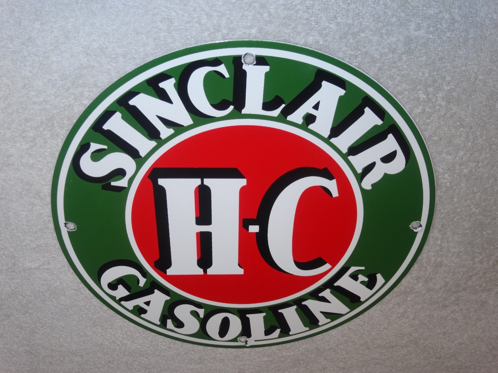 VINTAGE “SINCLAIR HC HIGH COMPRESSION GASOLINE” 12″ PORCELAIN METAL H C OIL SIGN