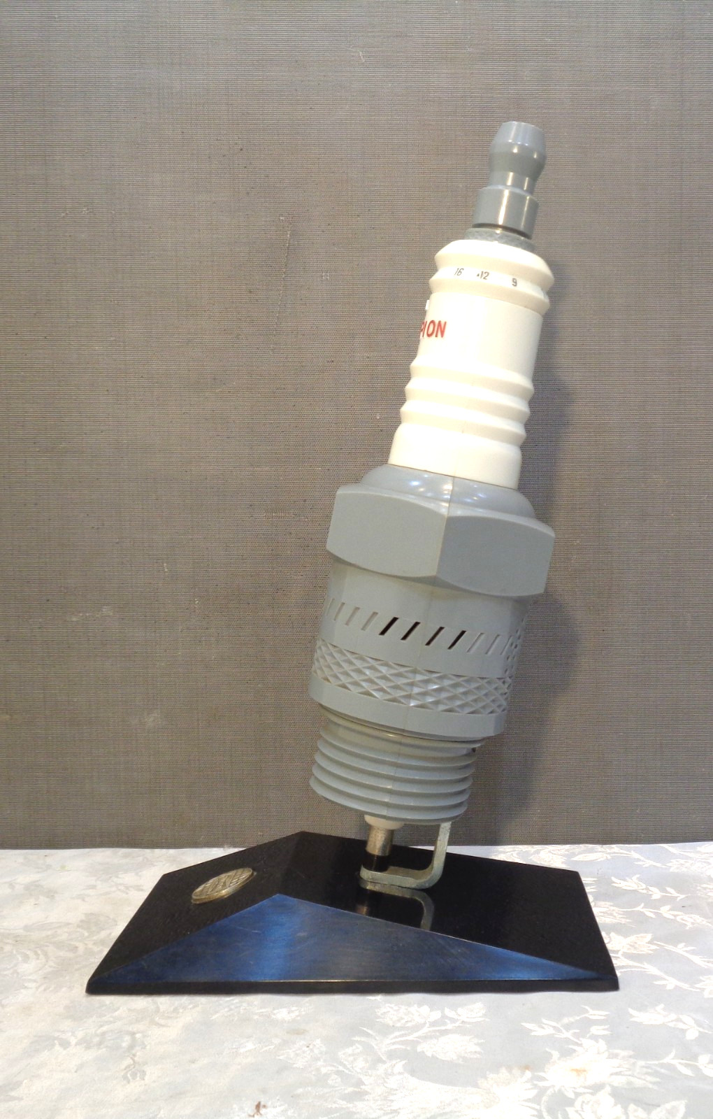 Vintage 1970’s Champion Spark Plug Transistor Radio Display Gas Oil