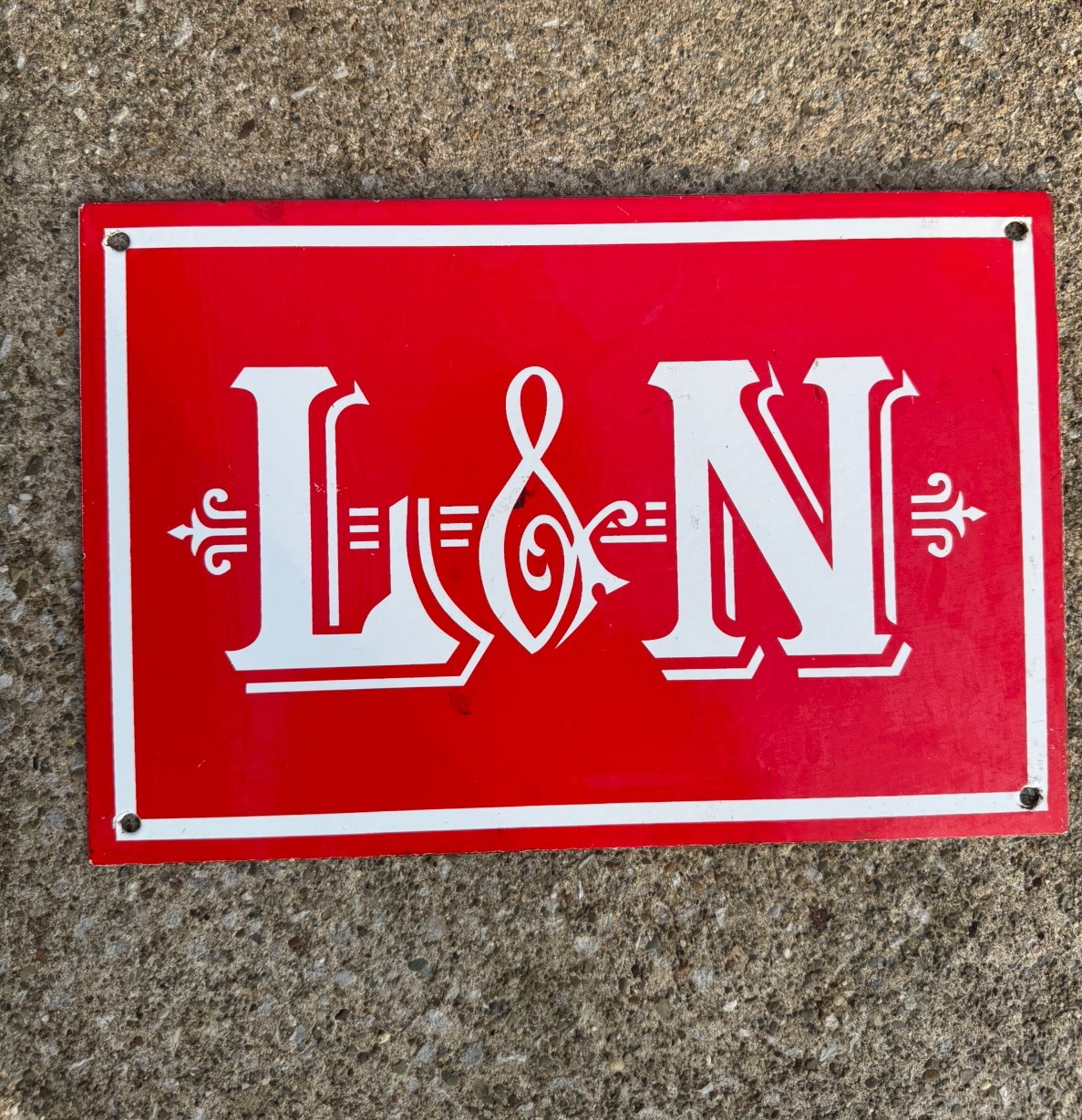Railroad sign – Louisville Nashville