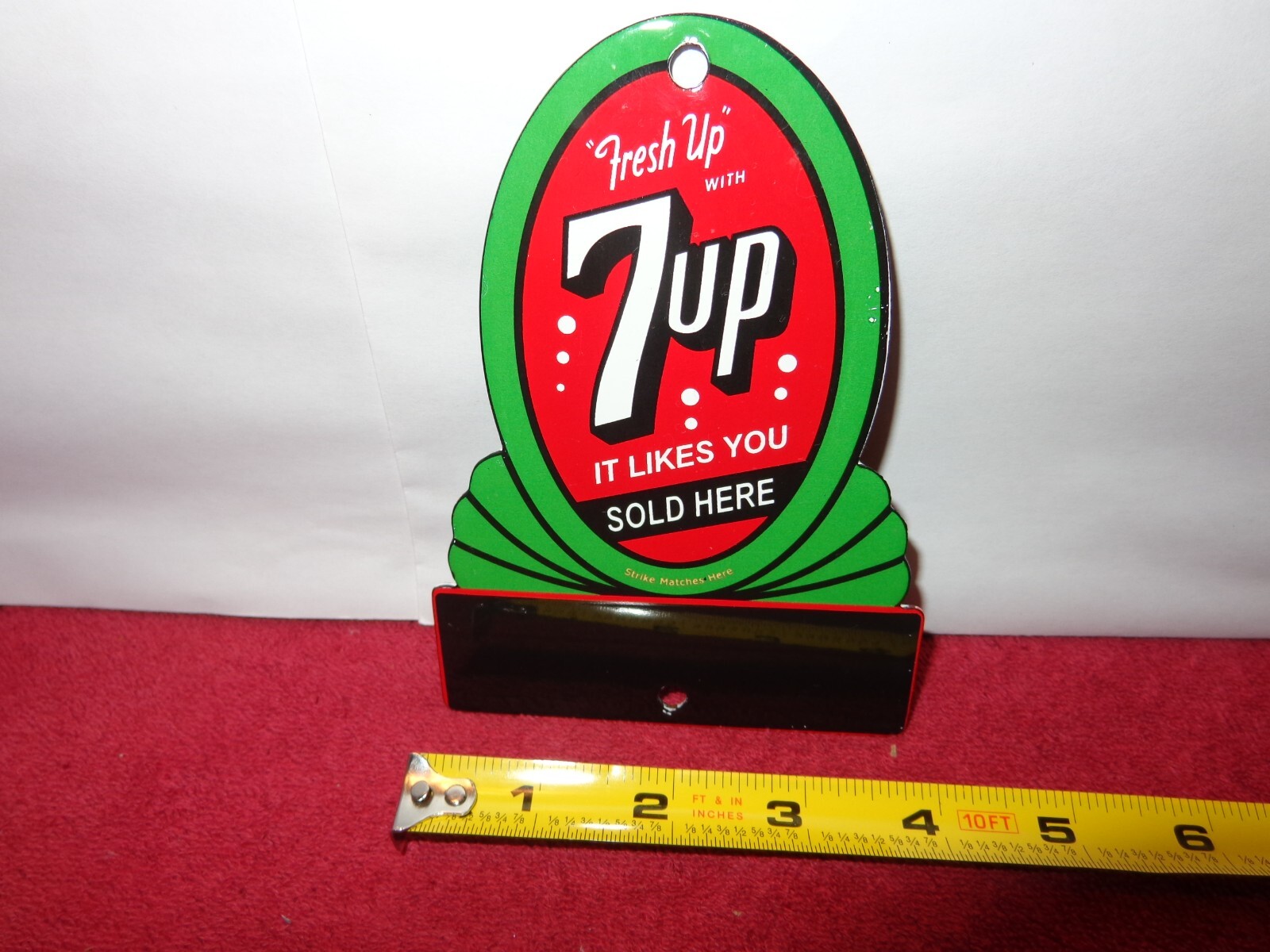 7 UP SODA POP ADVERTISING SIGN DIE CUT HEAVY METAL PORCELAIN 4 x 5 3/8in # Z- 44