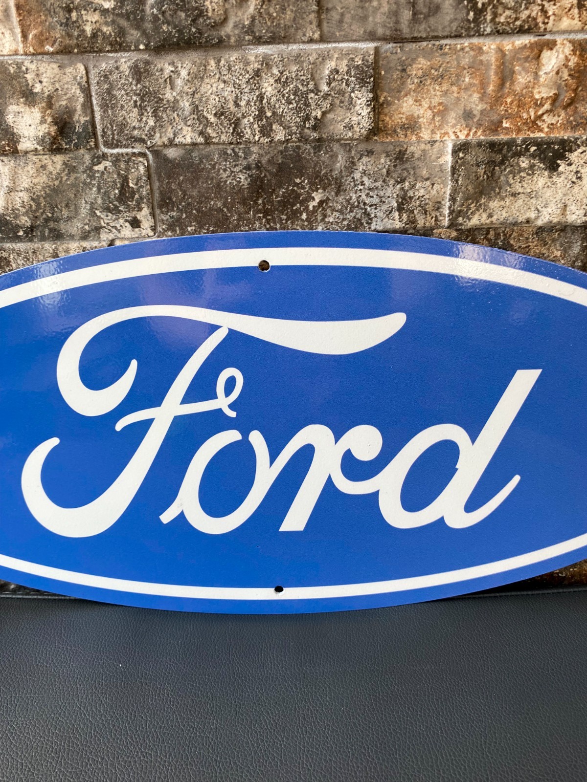 Ford Oval Emblem – Heritage Heavy Metal Sign 20×45 cm (7.8”×17.7”)