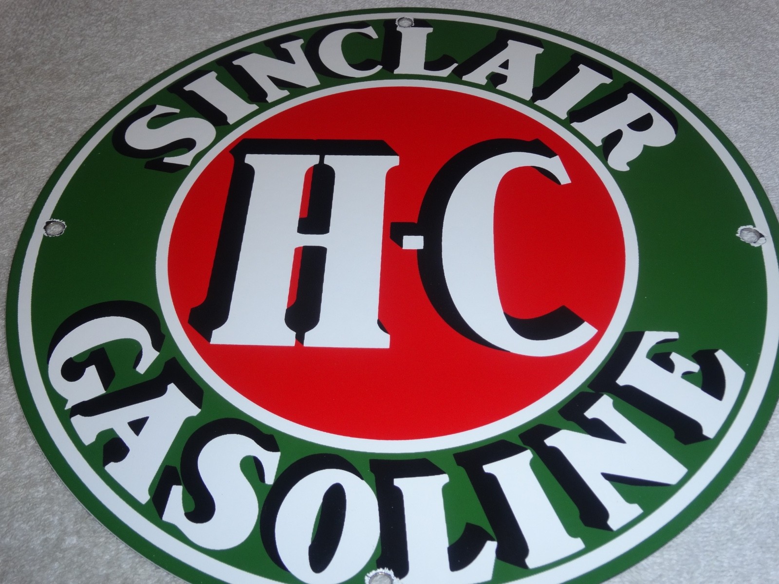 VINTAGE “SINCLAIR HC HIGH COMPRESSION GASOLINE” 12″ PORCELAIN METAL H C OIL SIGN
