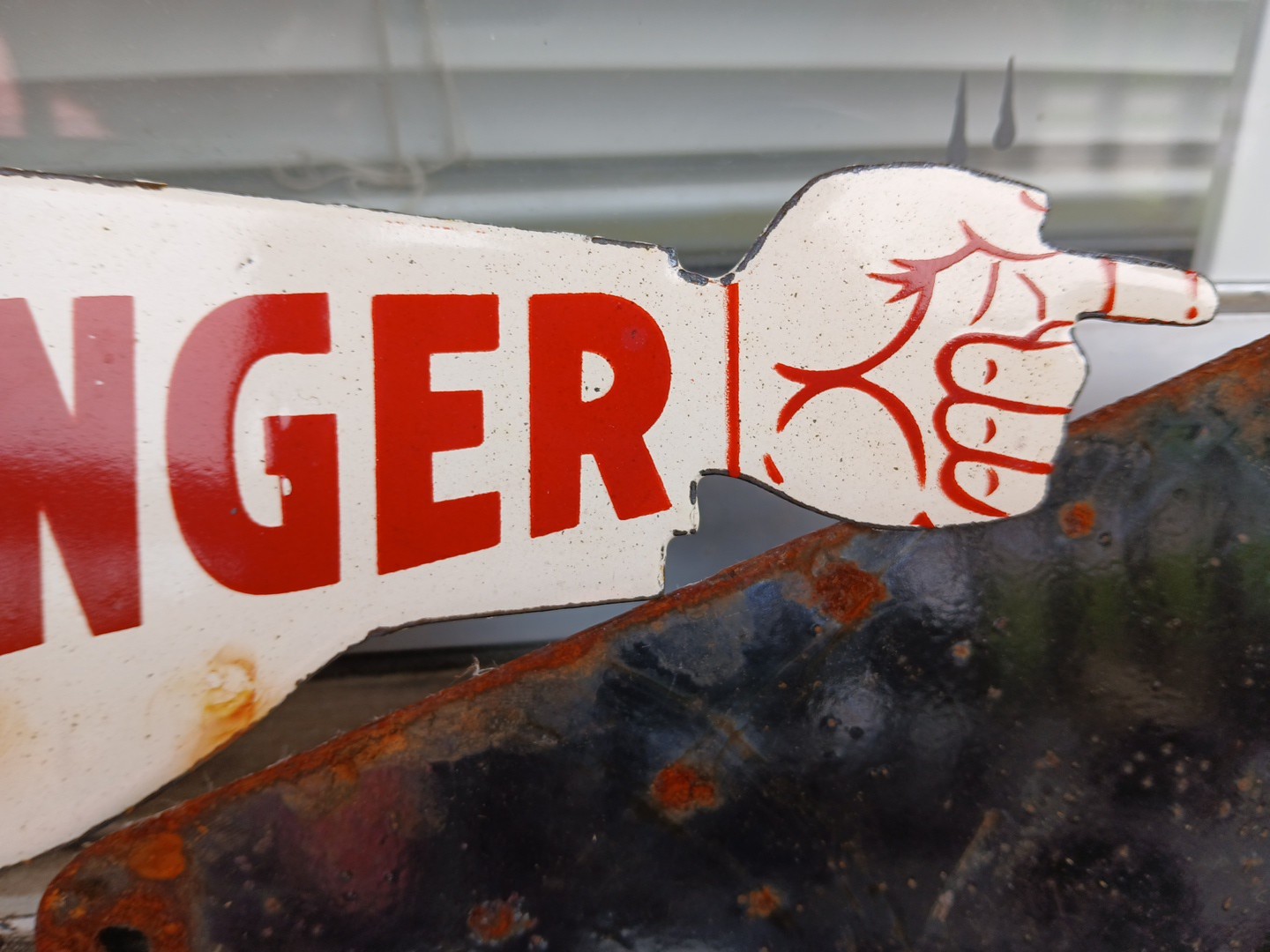 VINTAGE DANGER POINTING HAND ARM PORCELAIN METAL SIGN AUTO PARTS GAS OIL MOTOR
