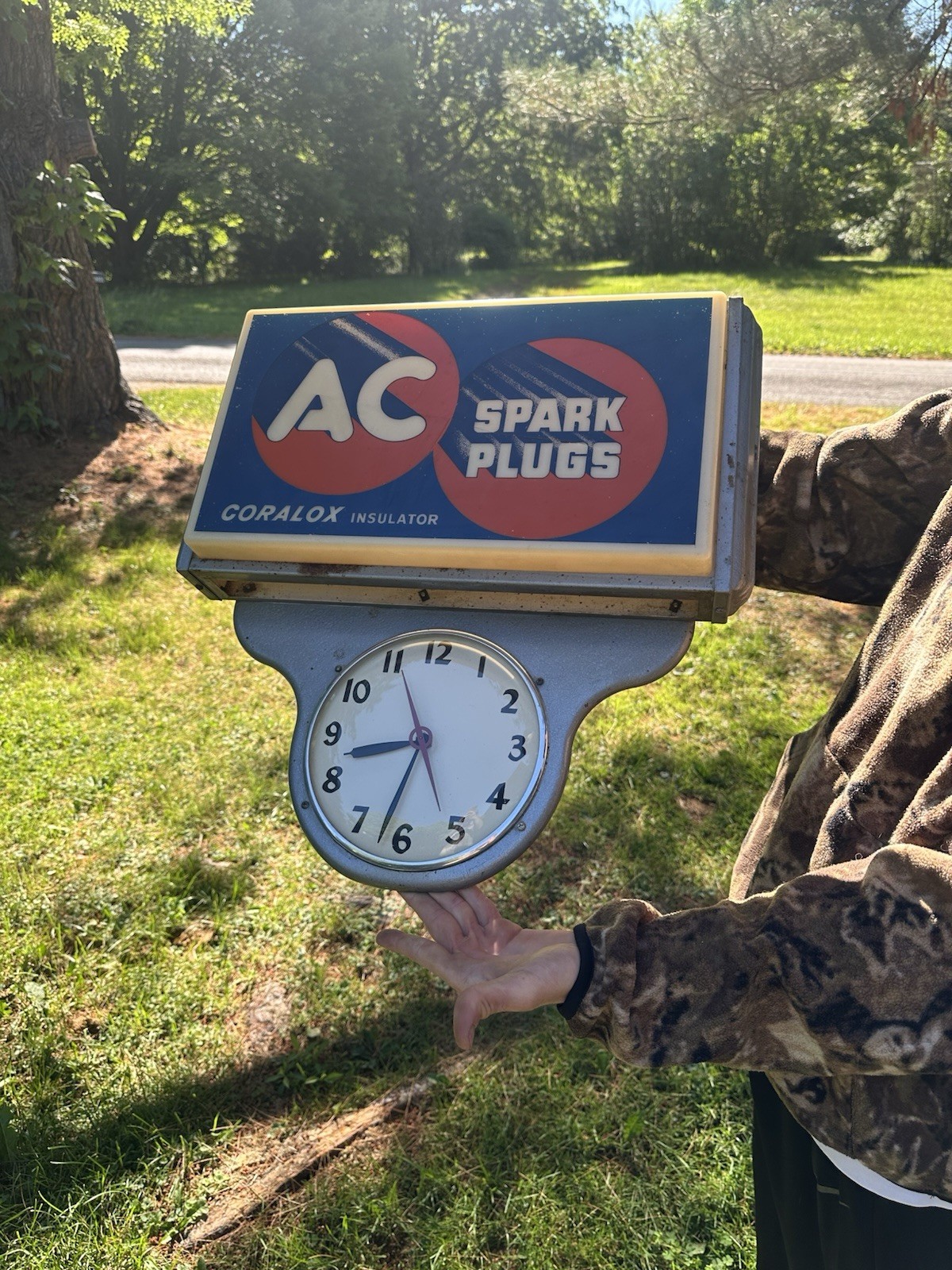 RARE 1950S AC SPARK PLUGS SIGN W/ WORKING LIGHT AND CLOCK – AUTOMOTIVE GARAGE