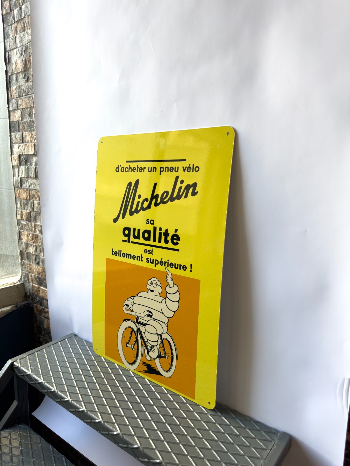 Vintage Michelin Bicycle Tire French Bibendum Metal Sign – 24″x16″ (60×40 cm)