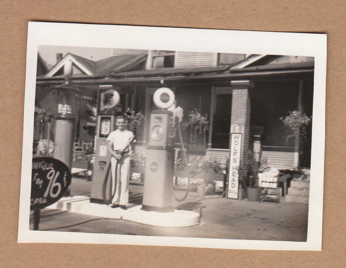 Vtg Photograph Service Station Gas Pumps Visible Pump Clock Face Wolf’s Head Oil