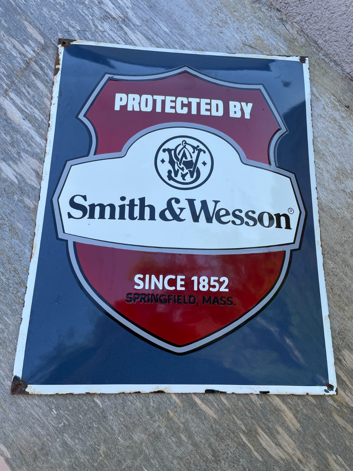 SMITH & WESSON porcelain sign advertising vintage 24″ USA firearms pistols