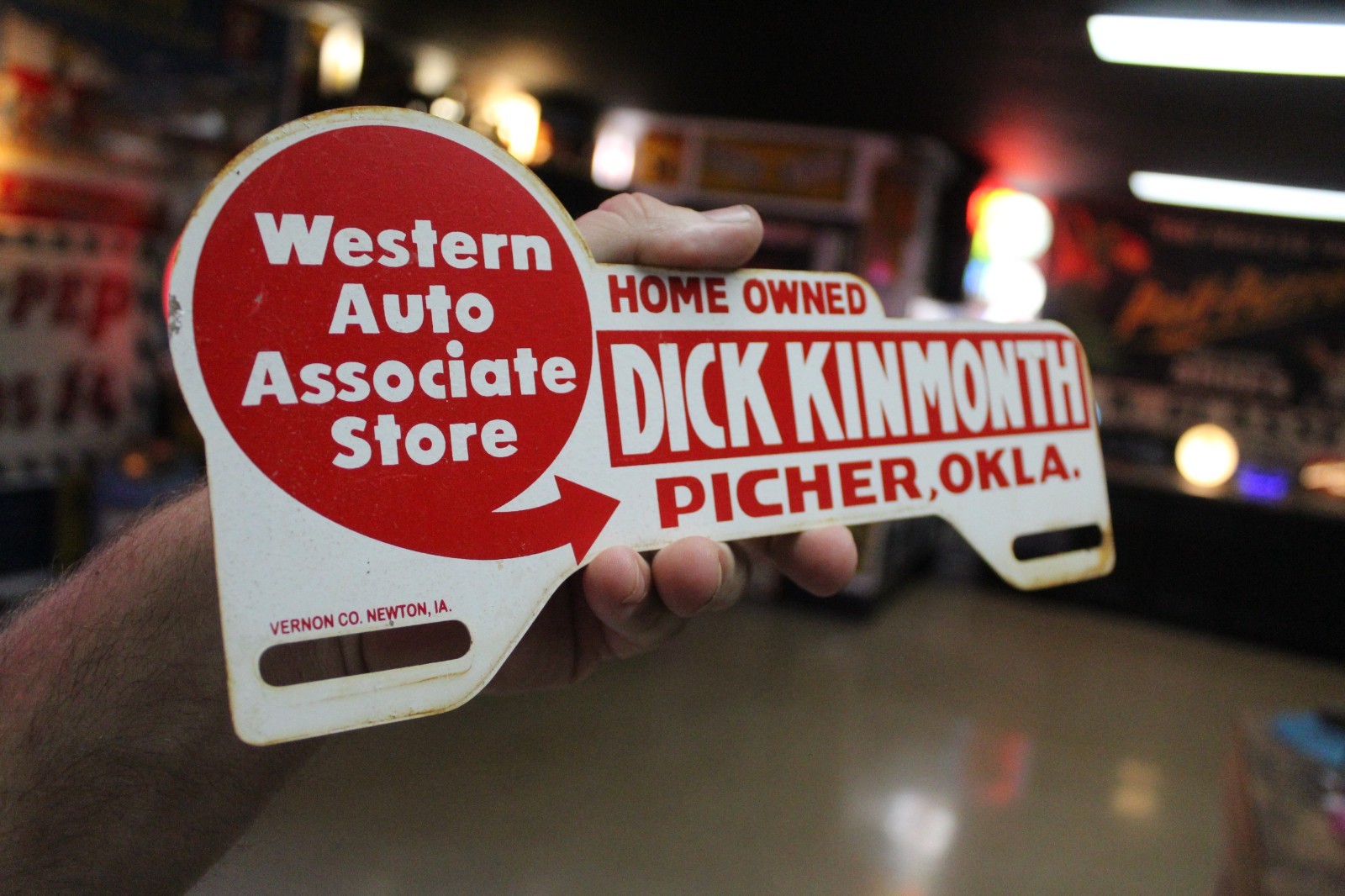 RARE 1950s WESTERN AUTO STORE PICHER OKLAHOMA STORE PAINTED METAL TOPPER SIGN
