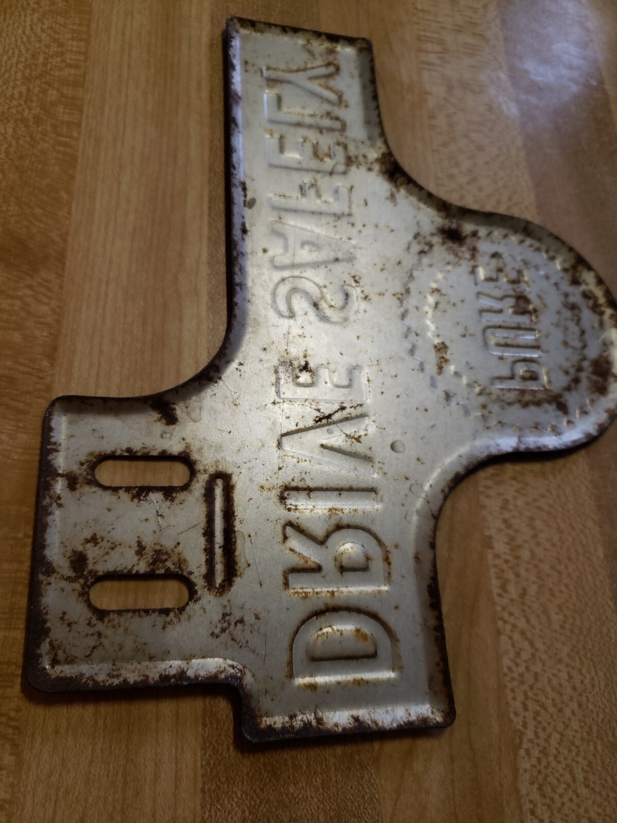 ORIGIONAL PURE OIL COMPANY PLATE TOPPER PAINTED WITH RAISED LETTERS