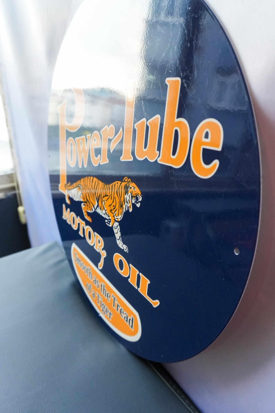 Power-Lube Motor Oil – Vintage Tiger Edition Metal Sign – 50 cm (19.7”)