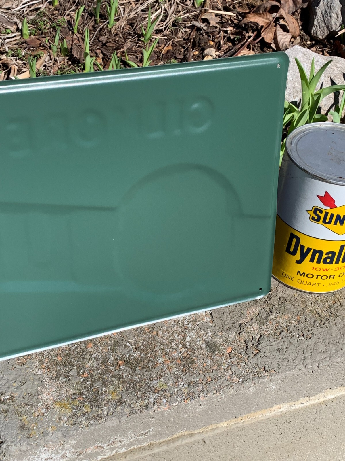 “LION HEAD MOTOR OIL” EMBOSSED METAL SIGN, (23.5″x 9.5″) EXCELLENT CONDITION