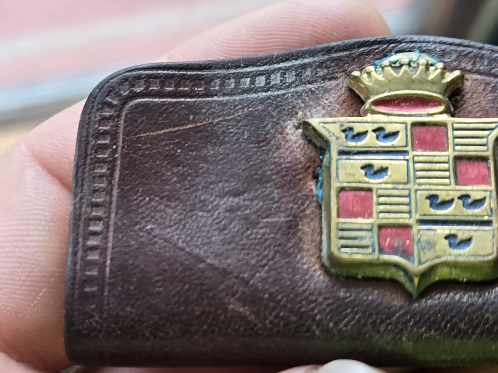 Vintage Kvam Cadillac Co. Leather Key Holder Milwaukee, WI – Large Brass Emblem
