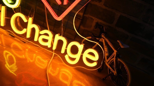 Oil Change Neon Sign – Check Engine LED Light for Garage, Man Cave, Auto Room De