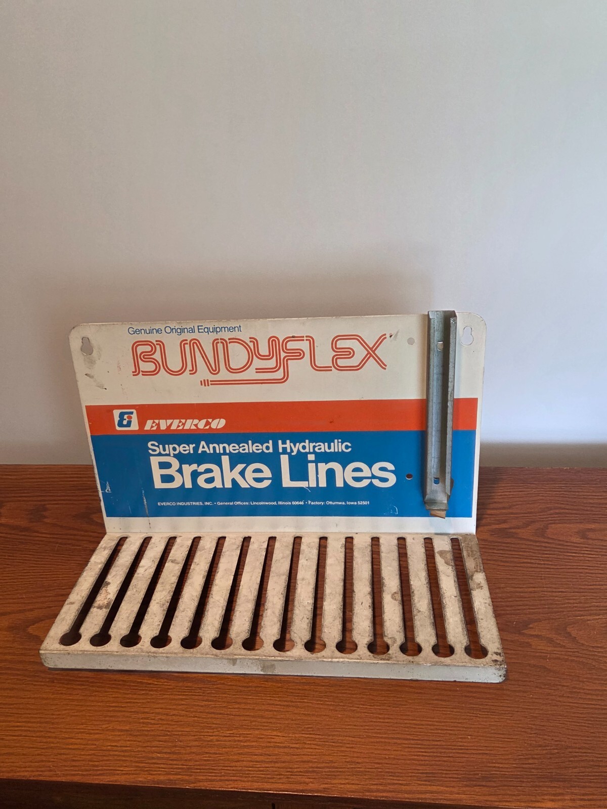 Vintage BUNDYFLEX BRAKE LINES Gas Station Display Wall Mount Sign Metal