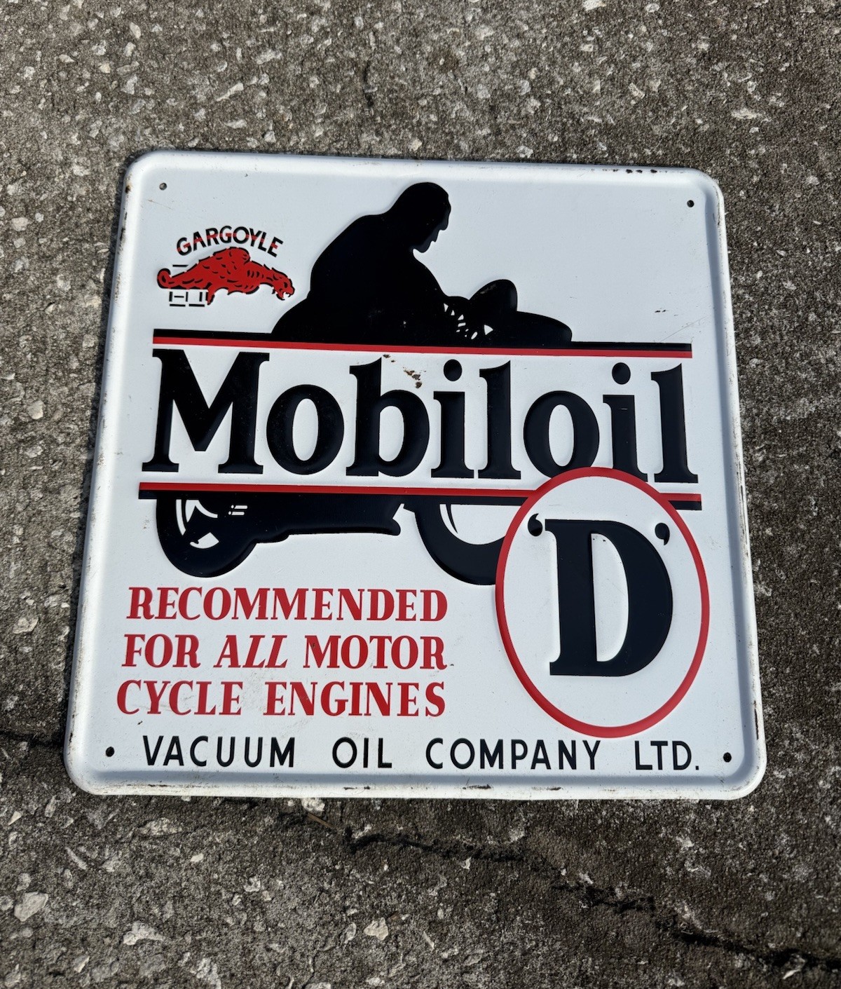 Mobiloil Gargoyle Metal Tin Sign Motor Cycle Engine Mobil Oil Vintage Garage 15”