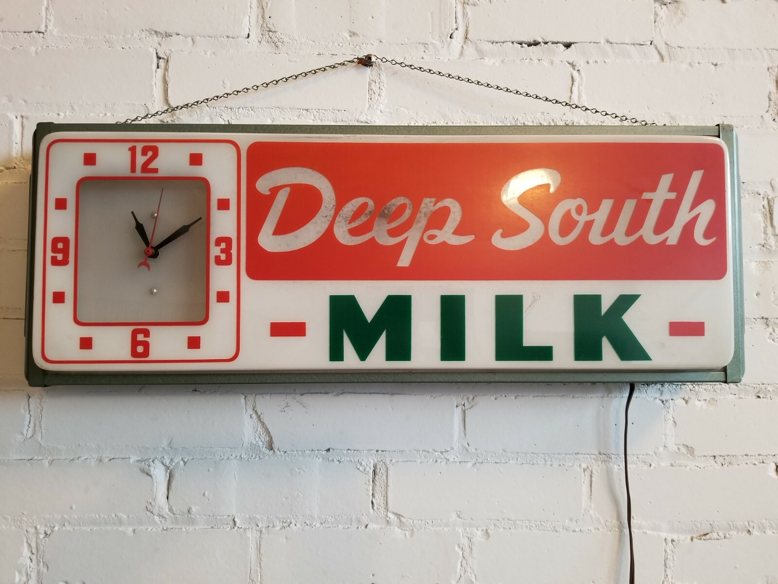 Vintage Deep South Milk Lighted Clock Promotional Advertising Sign Countryman