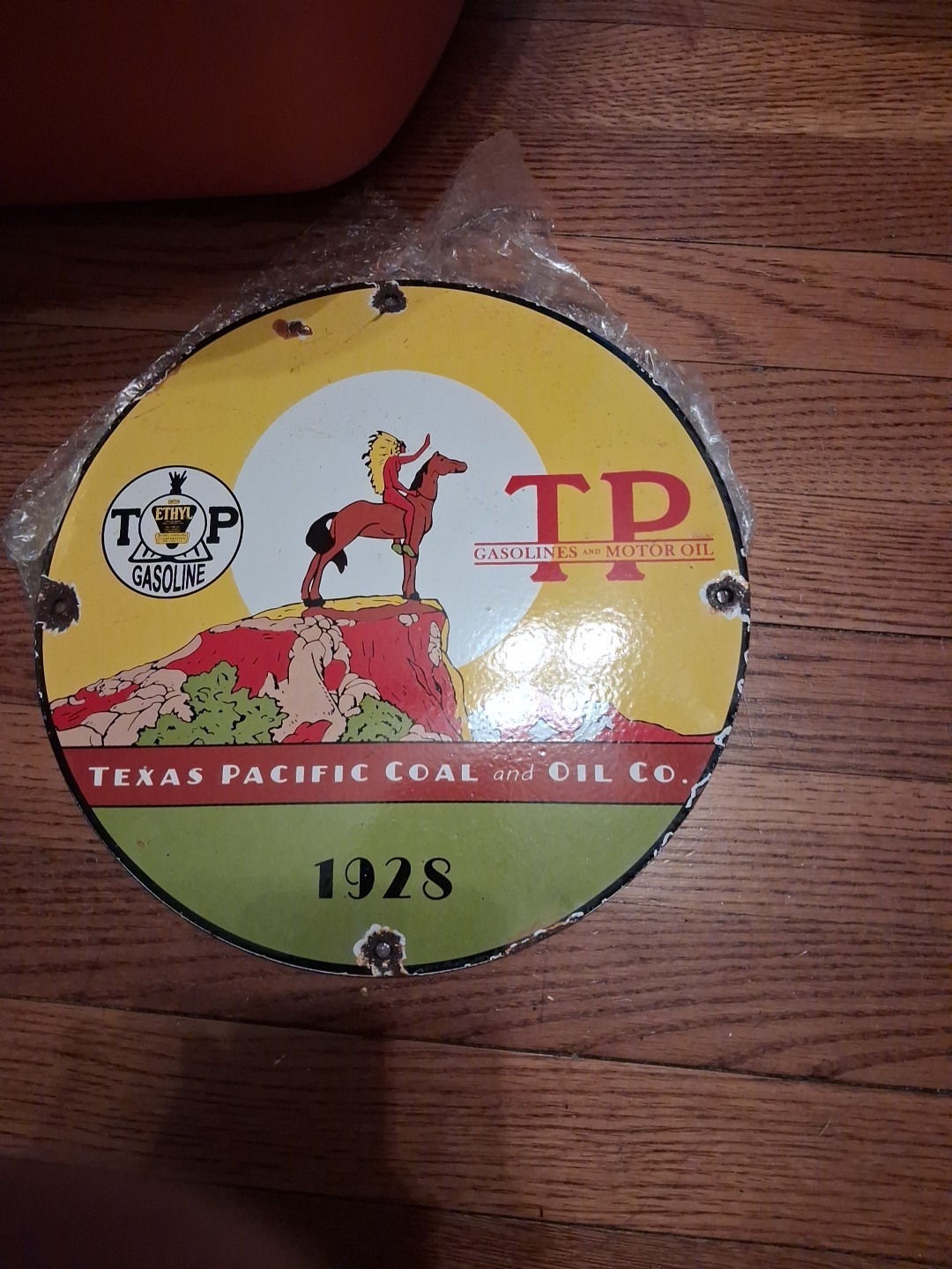 Texas Pacific Gasolines And Motor Oil 1928 Round Enamel Sign (12″)