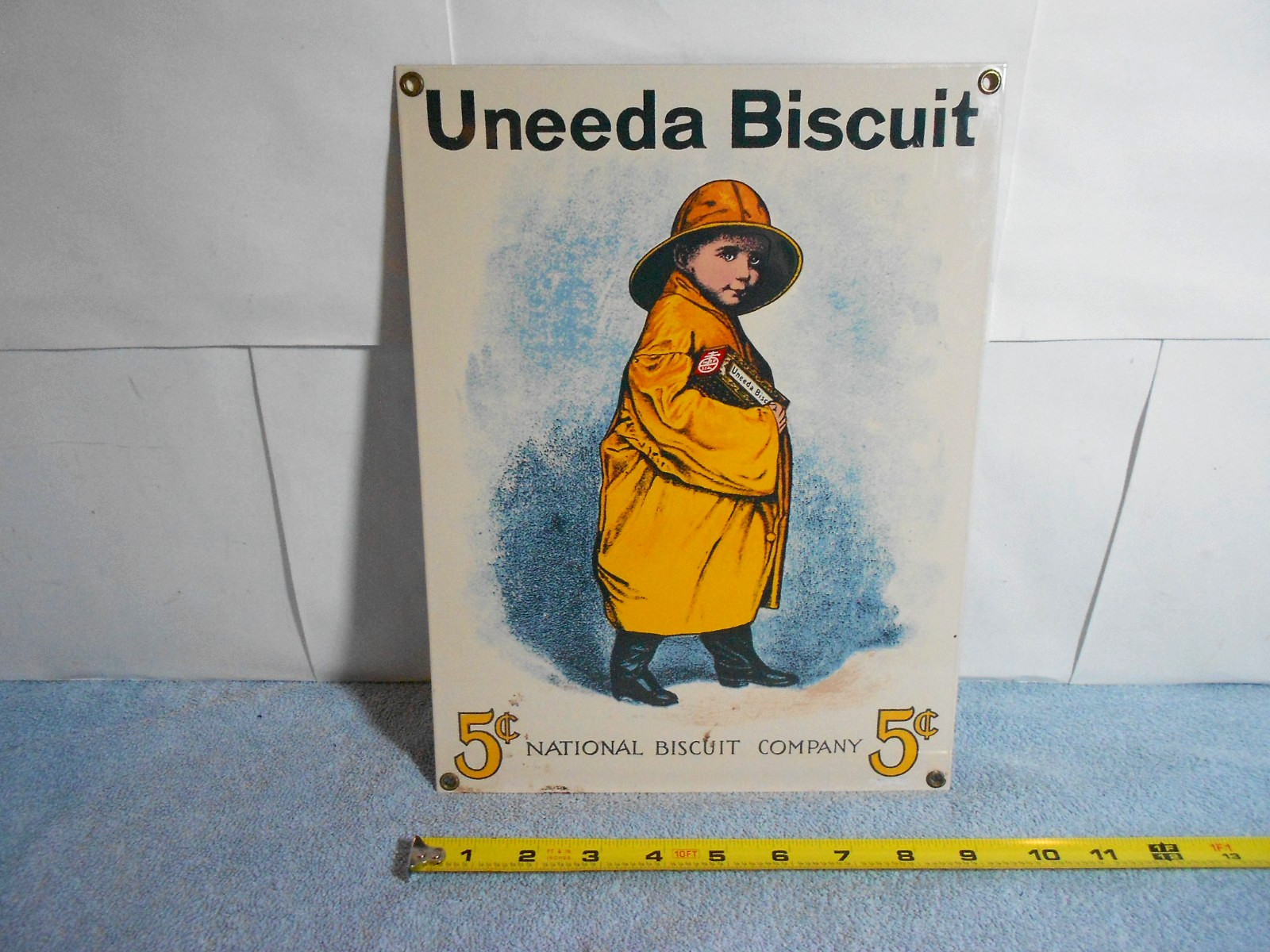 VINTAGE 9×12 in UNEEDA BISCUIT 5 CENTS ADV. SIGN HEAVY METAL PORCELAIN – S 122 F