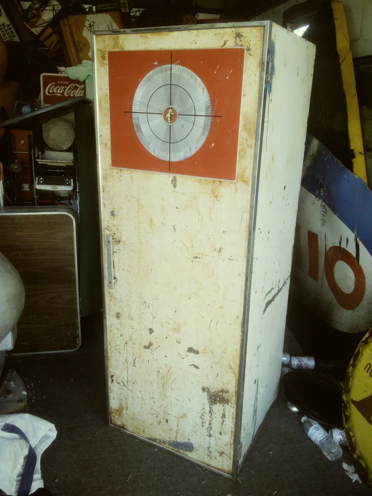 Bear Headlight Cabinet w key