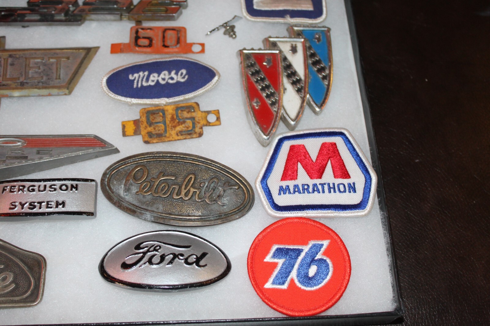 MIXED LOT OF 19 BADGES EMBLEMS PATCHES PIN FORD CHEVY WHITE MOOSE FERGUSON SIGN