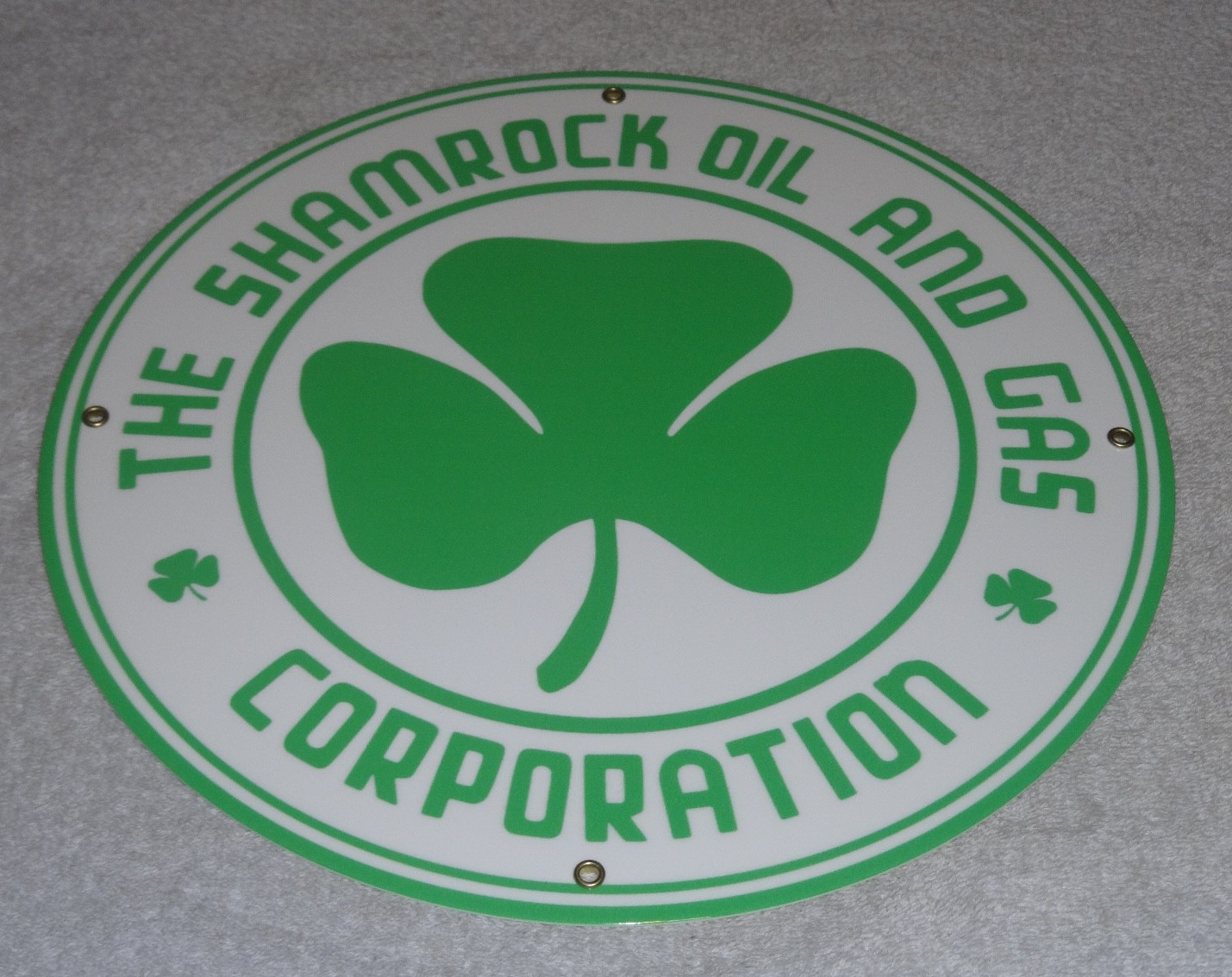 VINTAGE SHAMROCK OIL AND GAS CORPORATION 11 3/4″ PORCELAIN METAL GASOLINE SIGN!