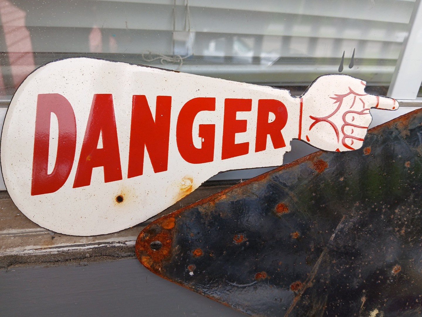 VINTAGE DANGER POINTING HAND ARM PORCELAIN METAL SIGN AUTO PARTS GAS OIL MOTOR