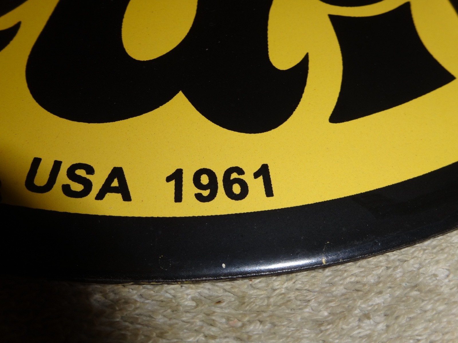 VINTAGE 1961 MOON EYES SPEED EQUIPMENT 11 3/4″ PORCELAIN METAL GASOLINE OIL SIGN