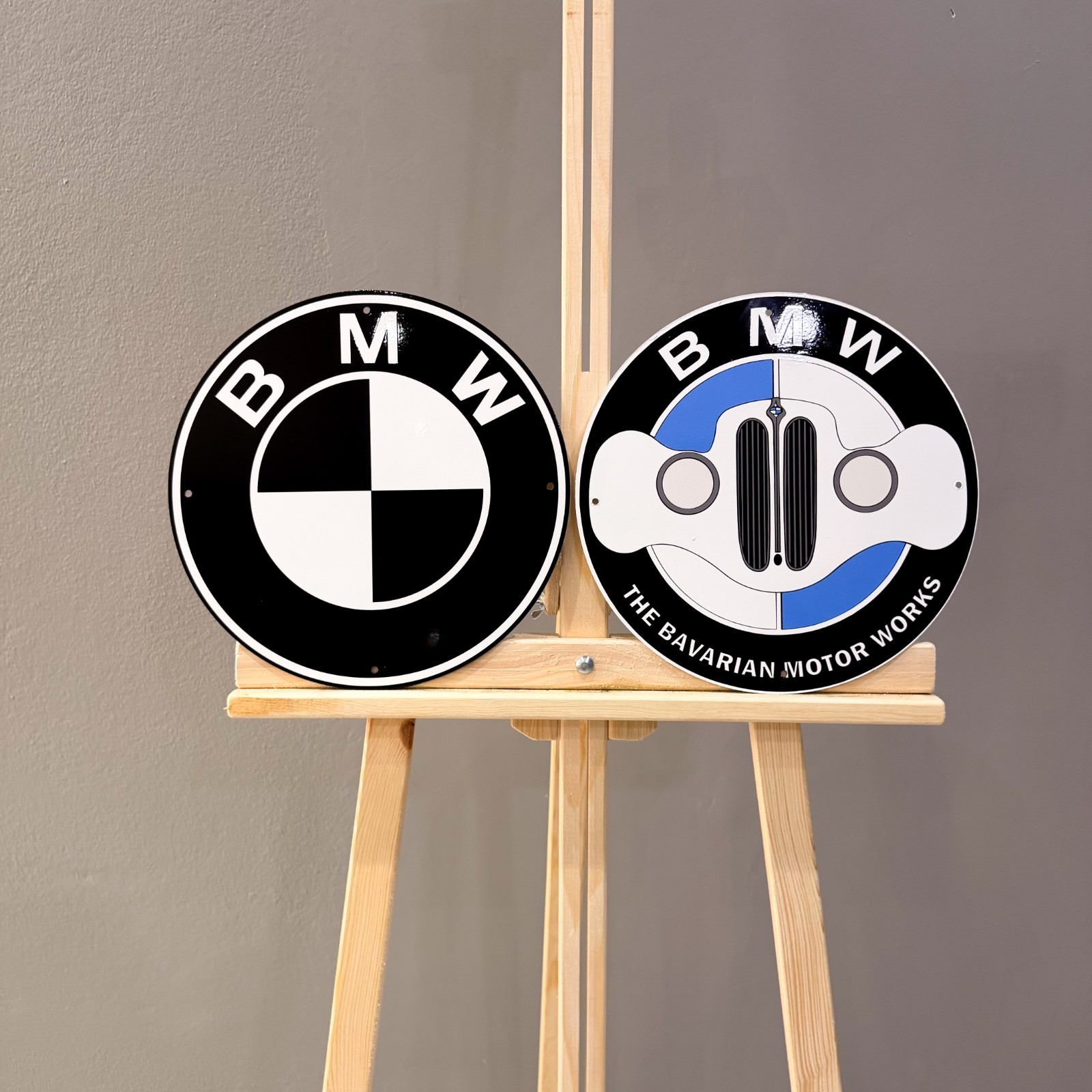 BMW Black Logo & Bavarian Motor Works Heavy Metal Sign Set – 30 cm (11.8”)