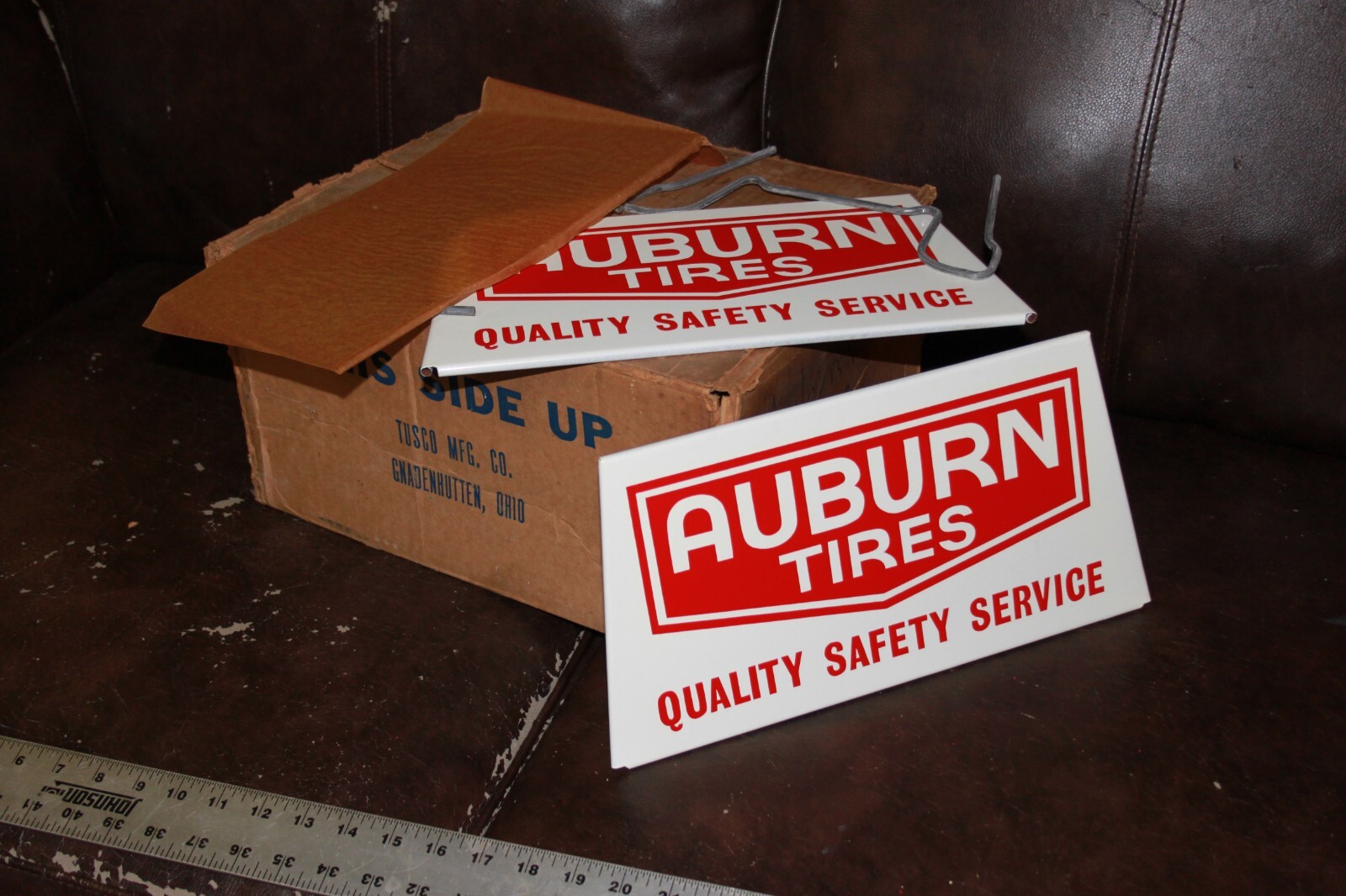 RARE 1950s AUBURN TIRES PAINTED METAL 4PC TIRE STAND DEALER DISPLAY SIGN NOS GAS