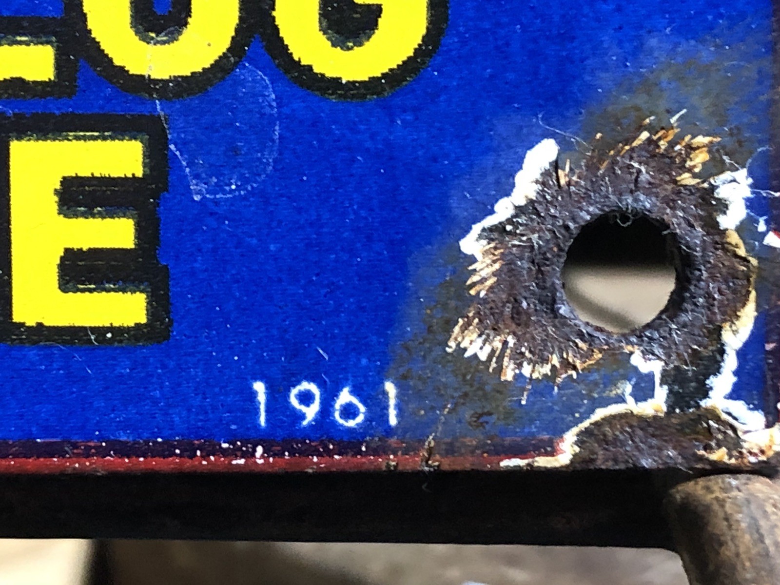 VINTAGE 1961 DATED CHAMPION SPARK PLUG SERVICE 10” PORCELAIN SIGN GAS OIL