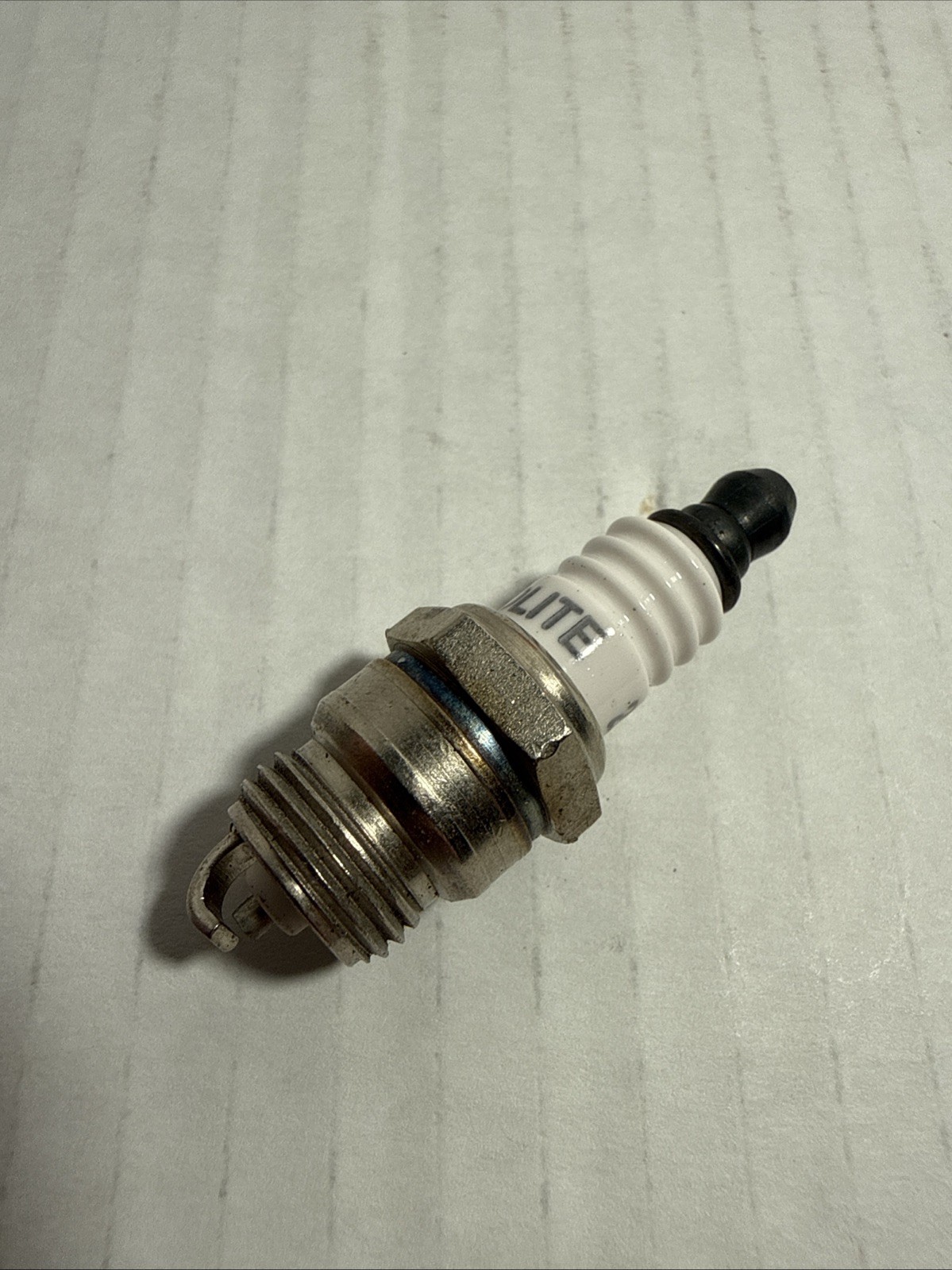 SHIPSN24HRS-Autolite Small Engine Plug | 2554
