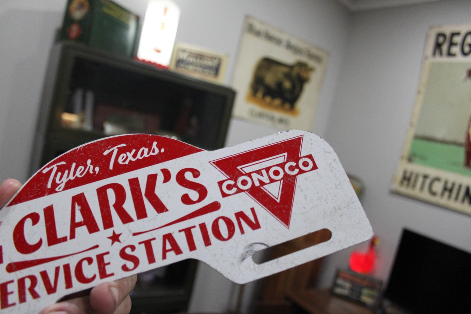 RARE 1950s CONOCO CLARK TYLER TEXAS GAS STATION PAINTED METAL PLATE TOPPER SIGN