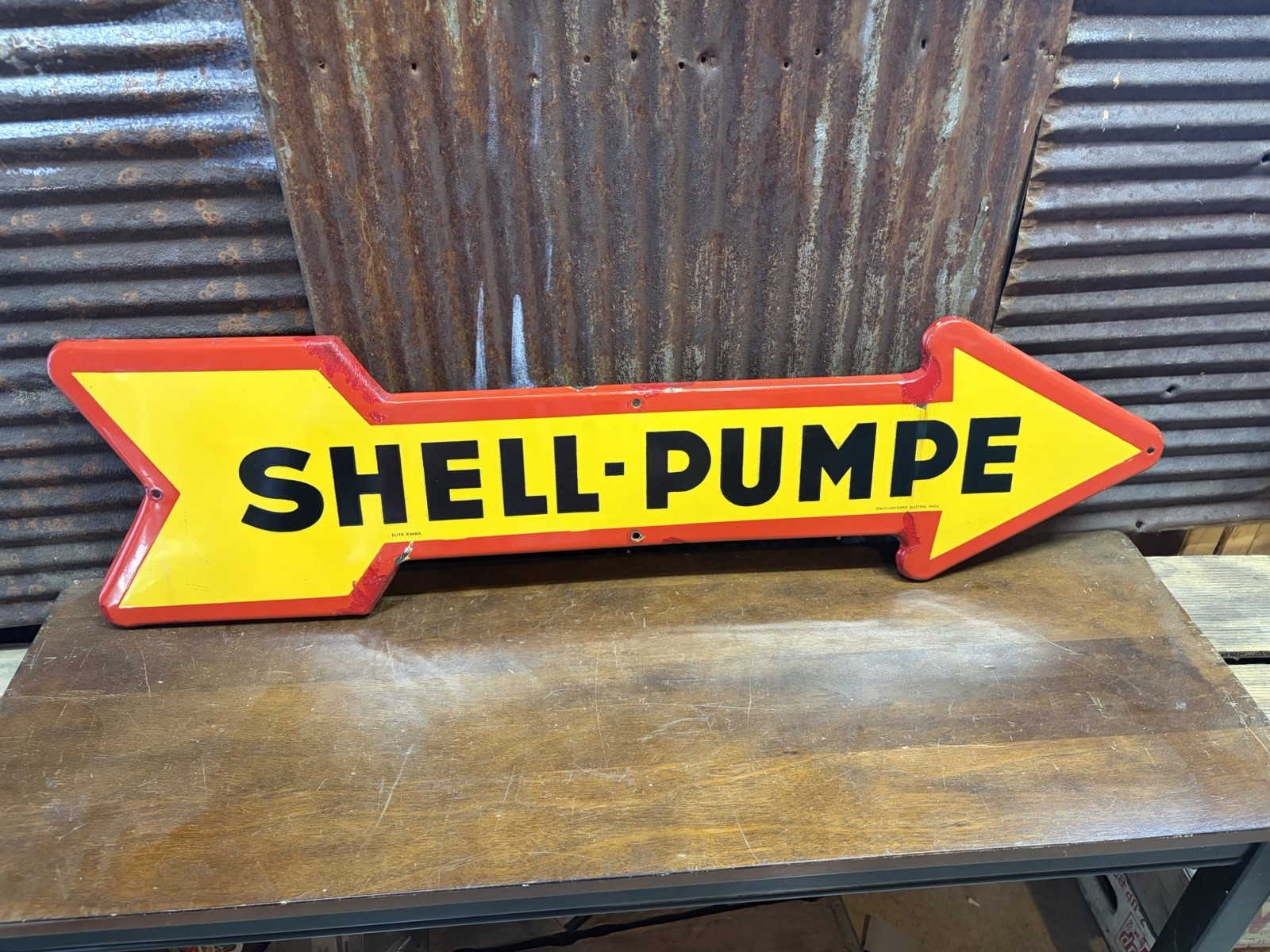 1950s SHELL GASOLINE ARROW POINTER PORCELAIN SIGN GAS PUMPS RARE AUSTRIAN