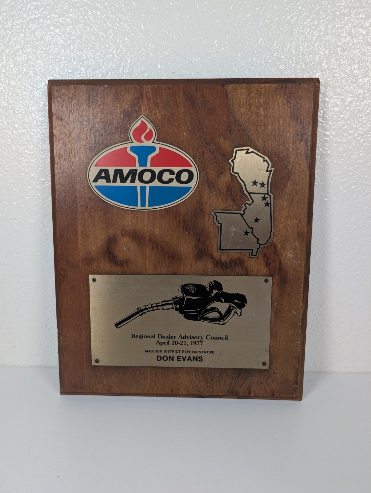 Vtg Amoco Petroleum 1977 Dealer Award Plaque Oil Sign Wood 12″ X 15″ Man Cave