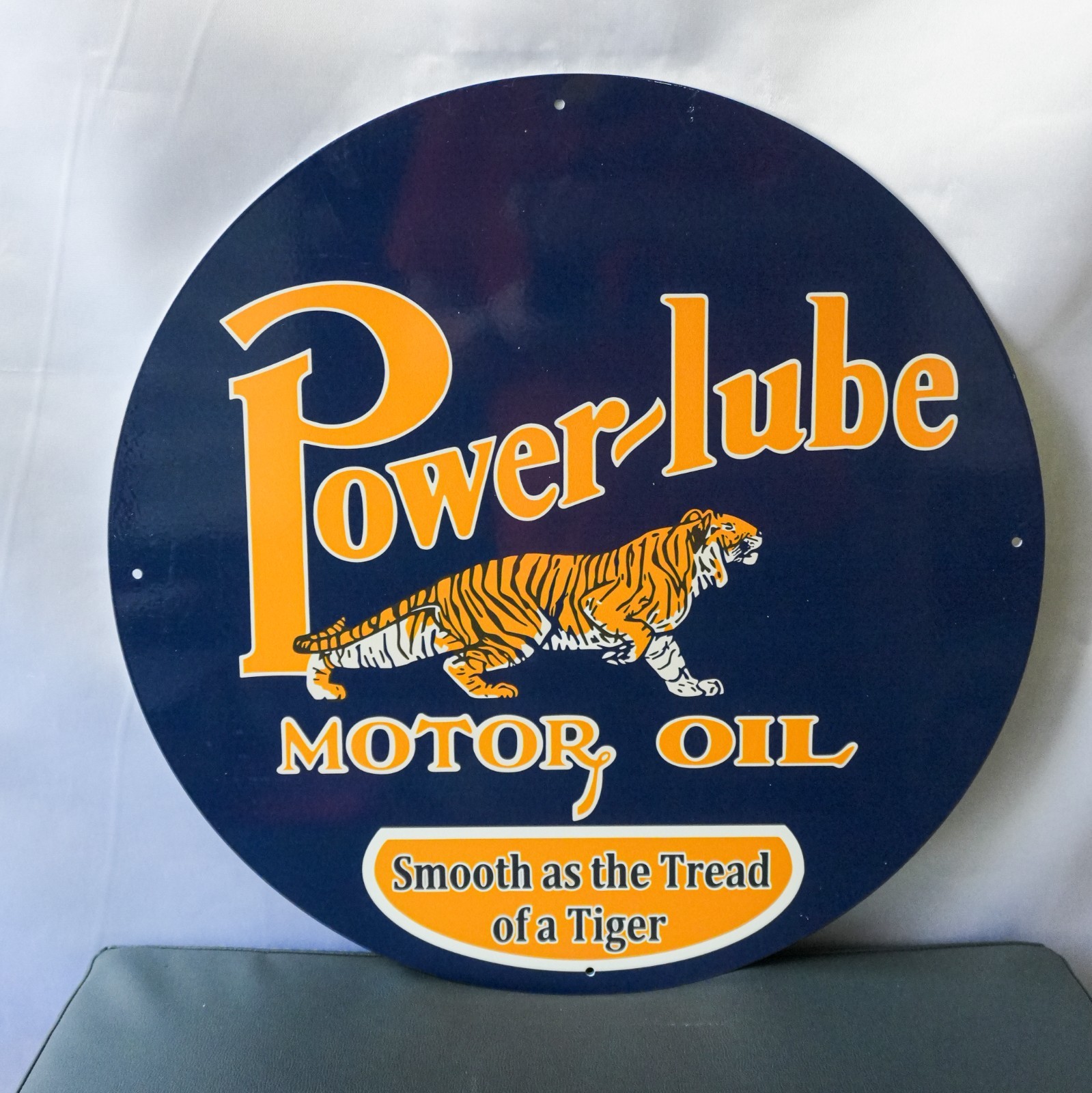 Power-Lube Motor Oil – Vintage Tiger Edition Metal Sign – 50 cm (19.7”)