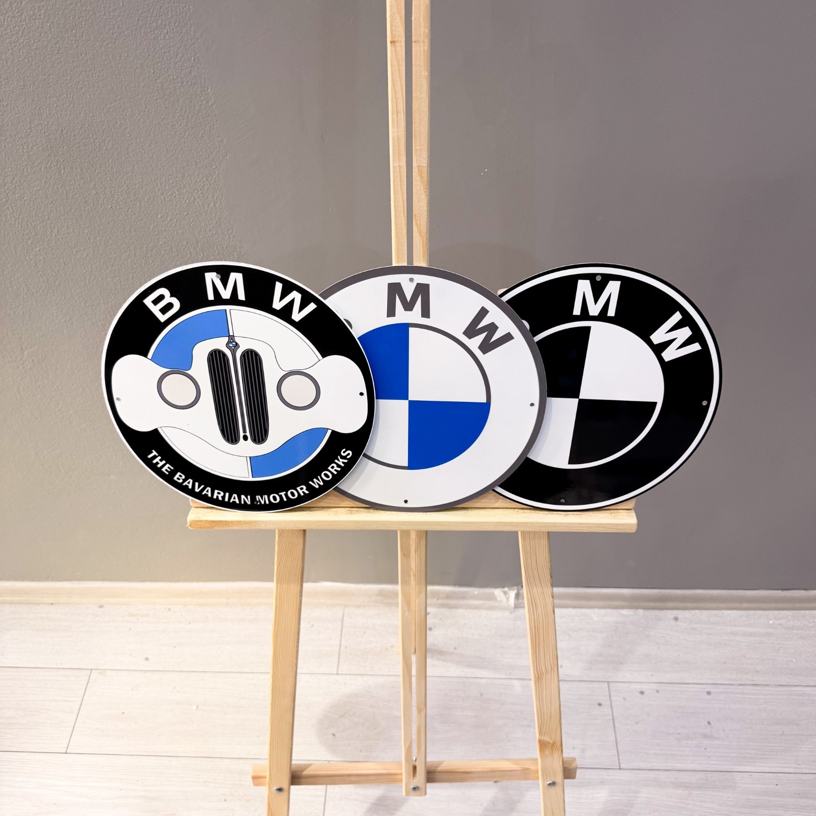 BMW Bavarian Motor Works & Classic Logo Metal Sign Set – 30 cm (11.8”)