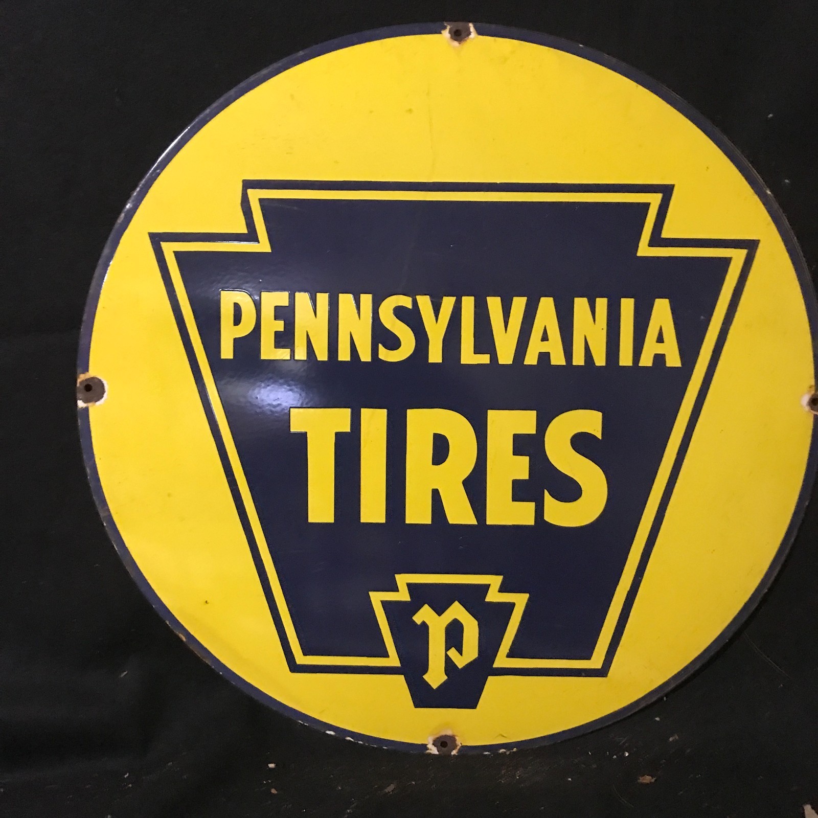 PENNSYLVANIA TIRES ADVERTISING PORCELAIN ENAMEL SIGN 30 IN ROUND SS