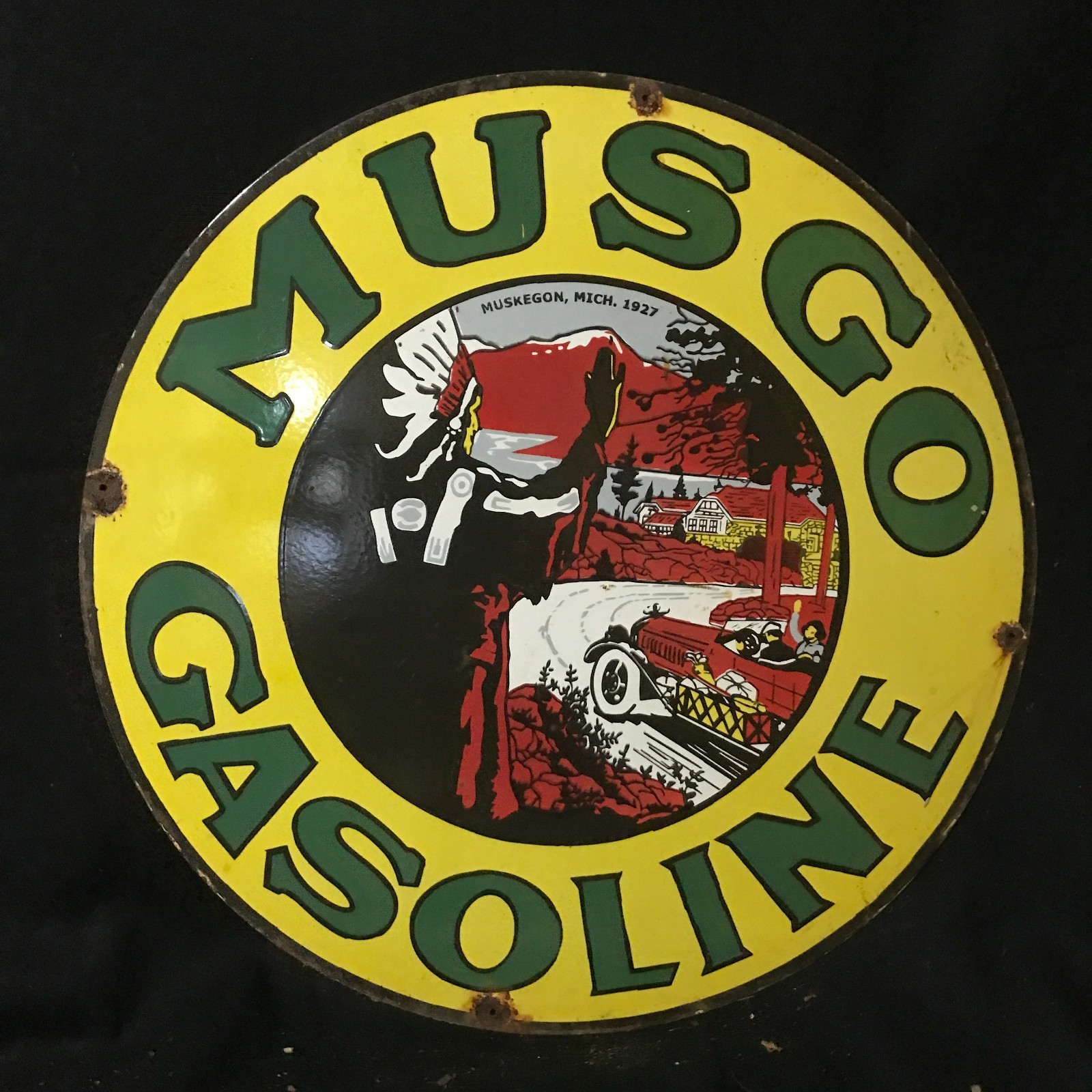 MUSGO GASOLINE ADVERTISING PORCELAIN ENAMEL SIGN 30 IN ROUND DS