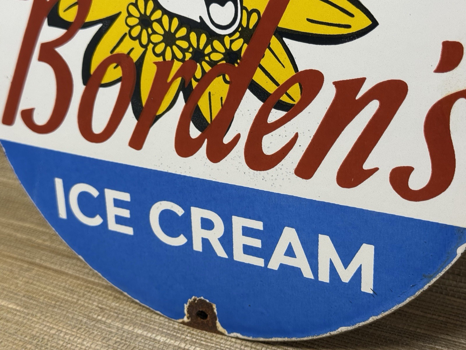 VINTAGE BORDENS ICE CREAM PORCELAIN SIGN DAIRY QUEEN COW FARM GAS PUMP
