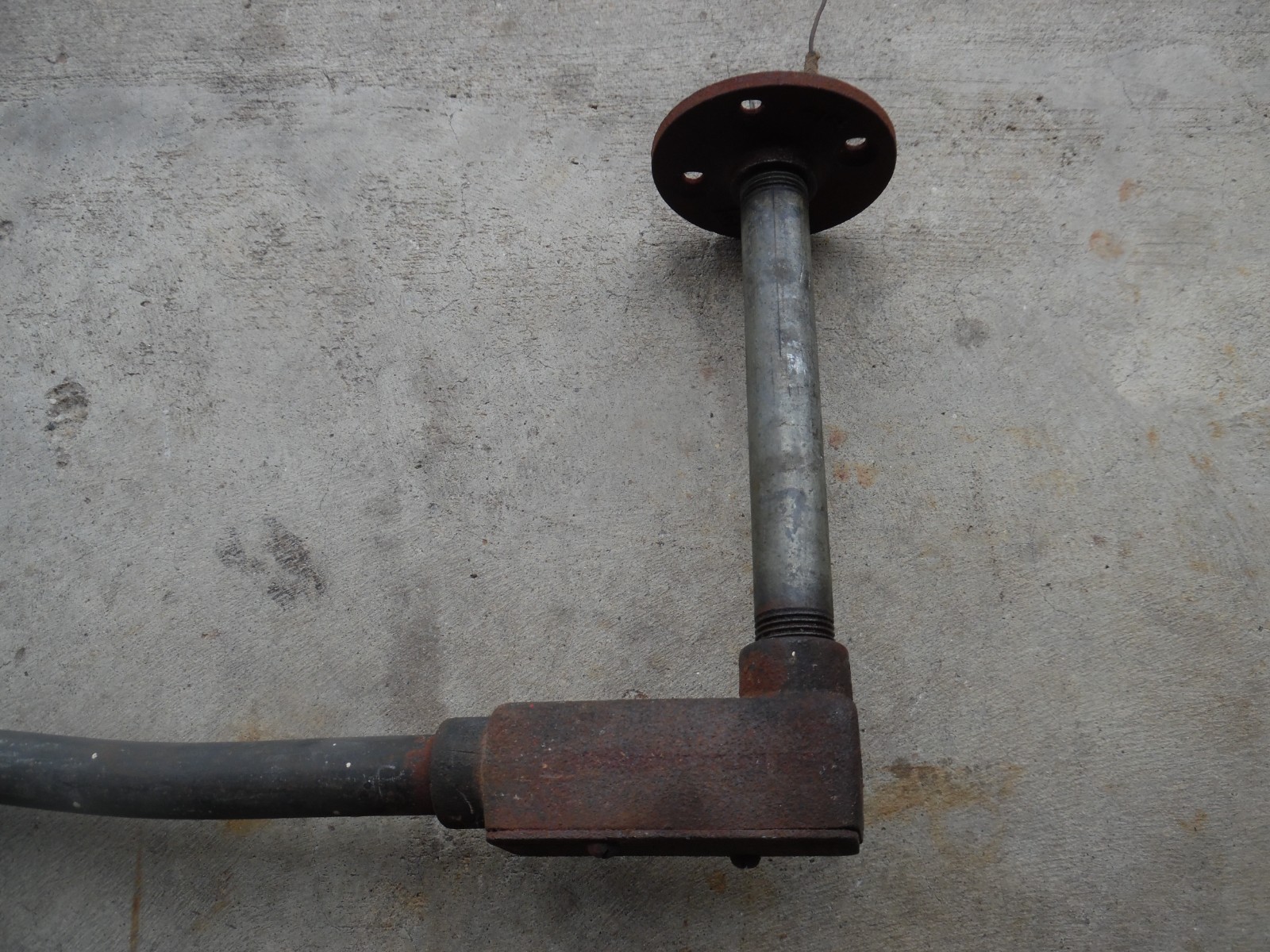Vtg 44″ Sentinel Wheeler Gooseneck Sign Light Industrial Gas Station Pole
